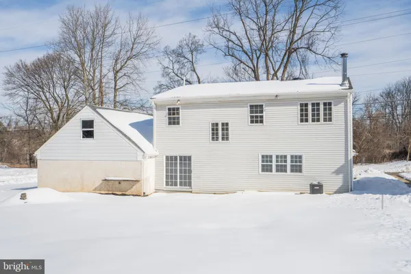 $3,300 | 329 Hillcrest Avenue, Conshohocken, PA 19428