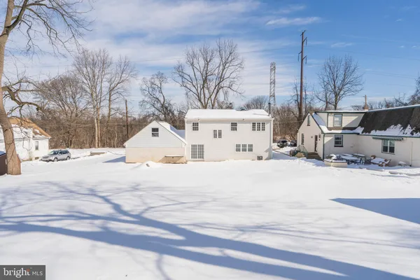 $3,300 | 329 Hillcrest Avenue, Conshohocken, PA 19428