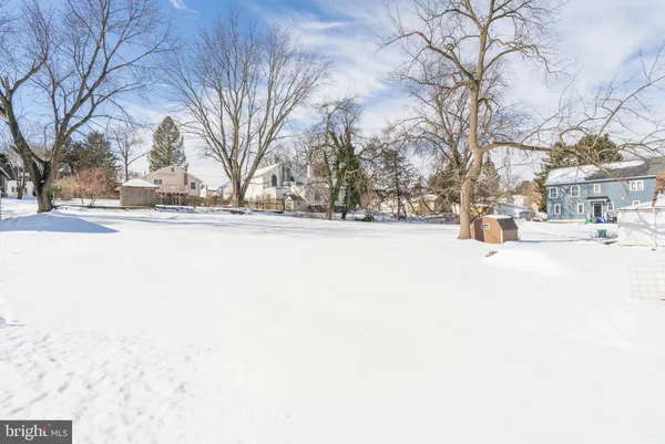$3,300 | 329 Hillcrest Avenue, Conshohocken, PA 19428
