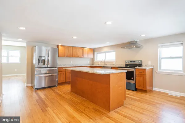 $3,300 | 329 Hillcrest Avenue, Conshohocken, PA 19428