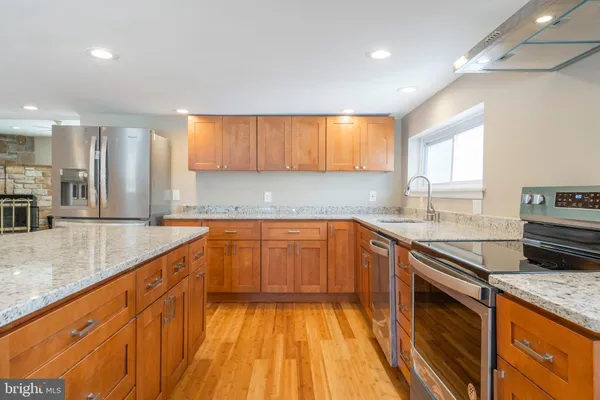 $3,300 | 329 Hillcrest Avenue, Conshohocken, PA 19428