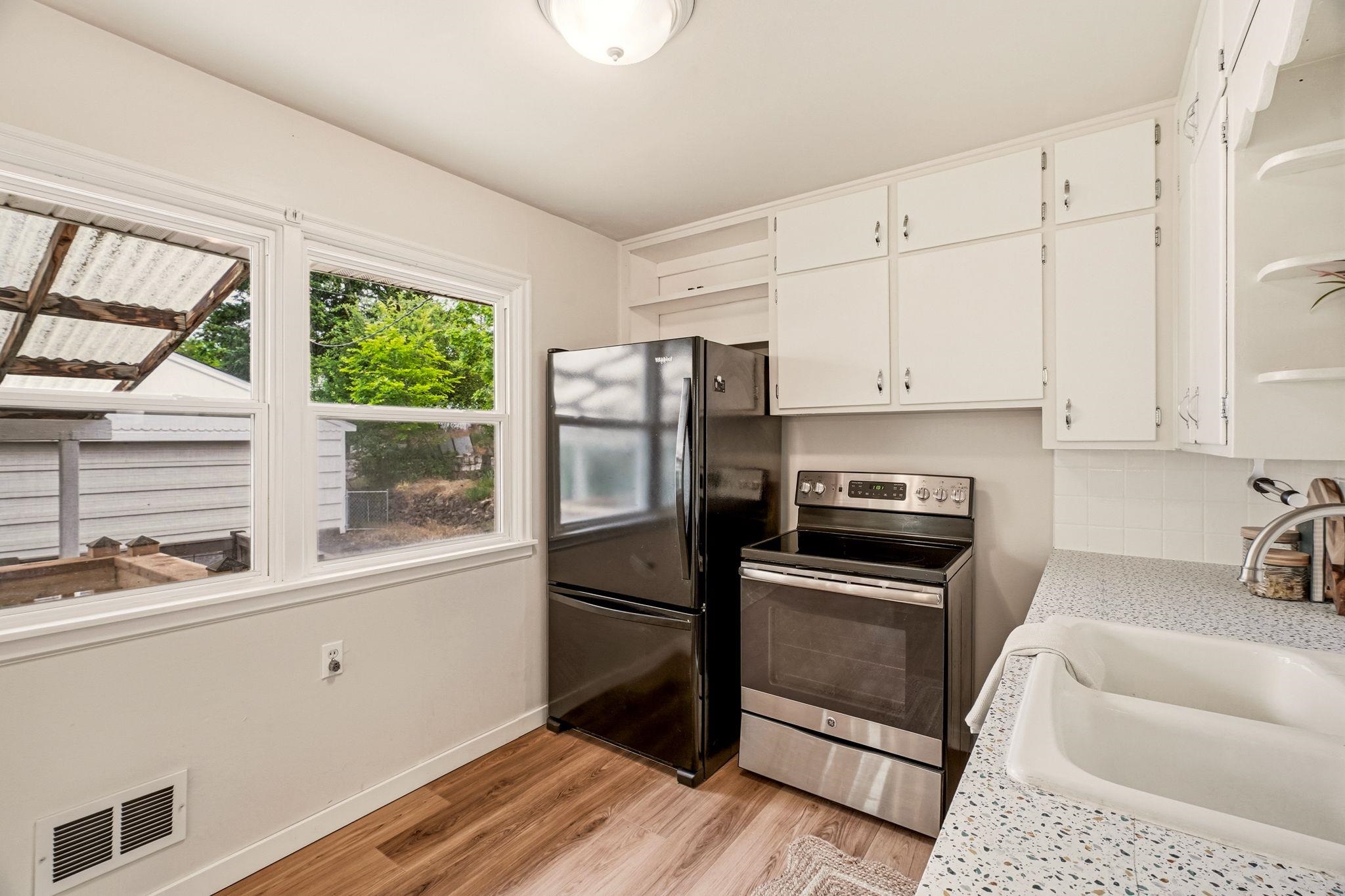 3418 West Queen Place Spokane, WA 99205 - Photo 9 of 44