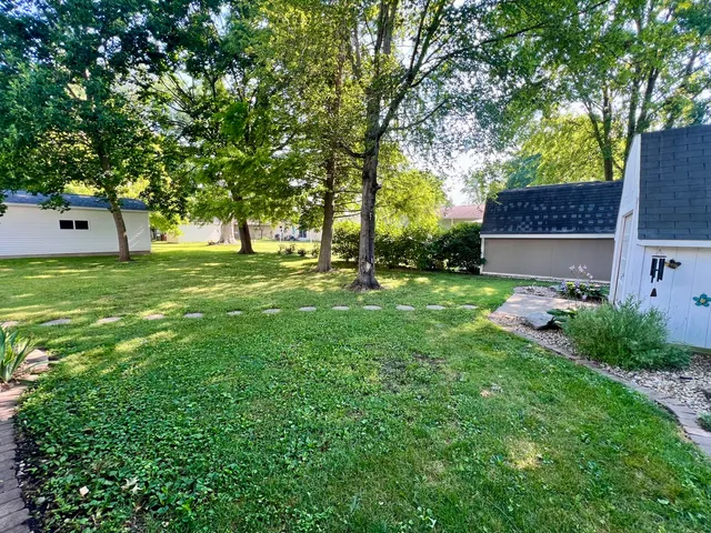 $239,900 | 17 Park Drive, Villa Grove, IL 61956