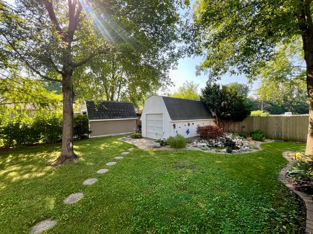 $239,900 | 17 Park Drive, Villa Grove, IL 61956