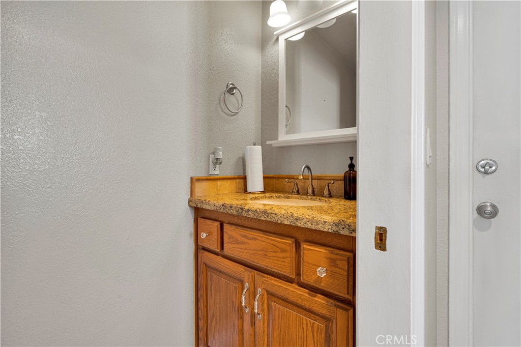 16258 Chiwi Road Apple Valley, CA 92307 - Photo 16 of 49