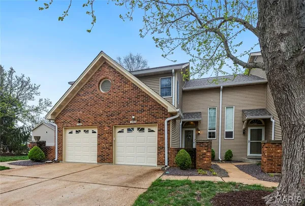 $365,000 | 1743 Blue Oak Drive, Chesterfield, MO 63017