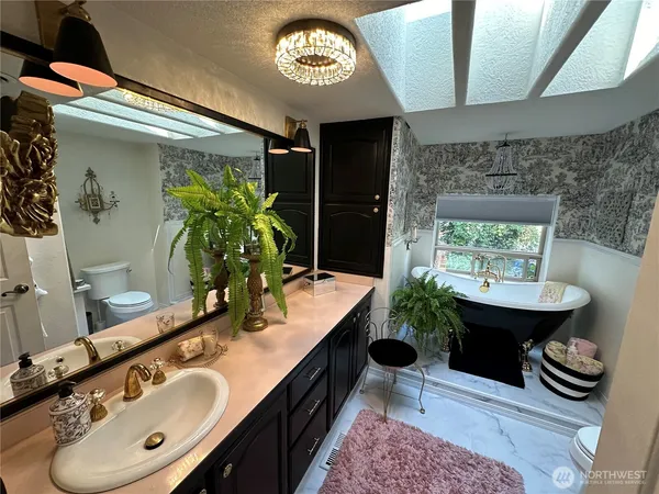 $585,000 | 16119 254th St Court East, Graham, WA 98338