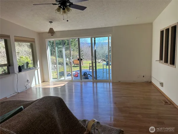 $585,000 | 16119 254th St Court East, Graham, WA 98338