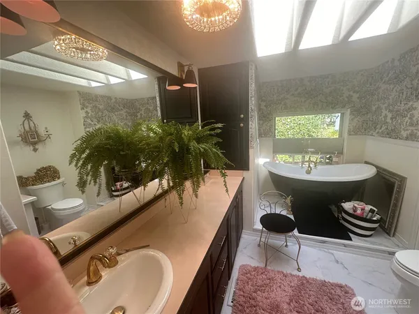 $585,000 | 16119 254th St Court East, Graham, WA 98338