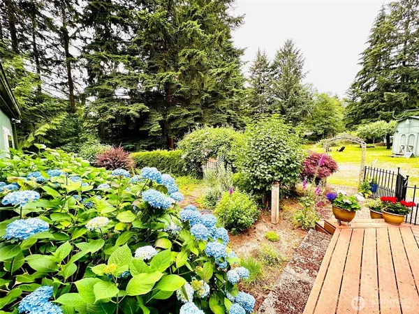 $585,000 | 16119 254th St Court East, Graham, WA 98338