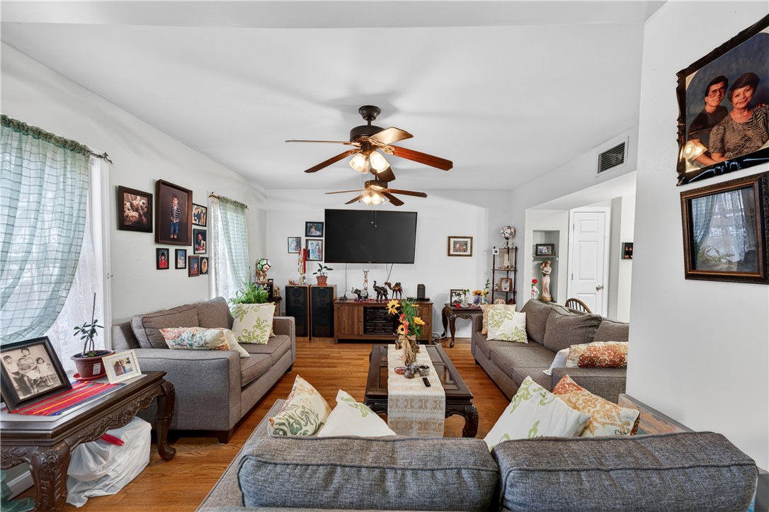 8 Arnold Avenue Lincoln, RI 02865 - Photo 3 of 15