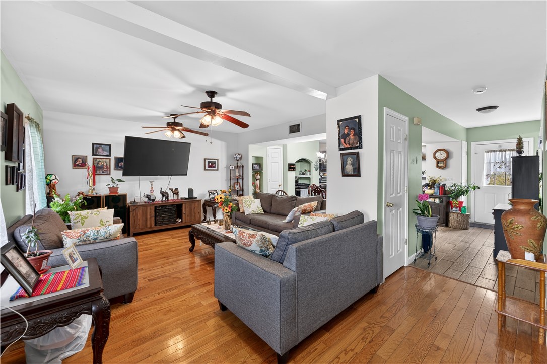 8 Arnold Avenue Lincoln, RI 02865 - Photo 4 of 15