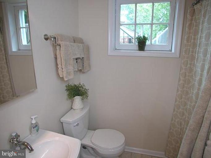 104 Dunkirk Road Baltimore, MD 21212 - Photo 11 of 18 Bath #1