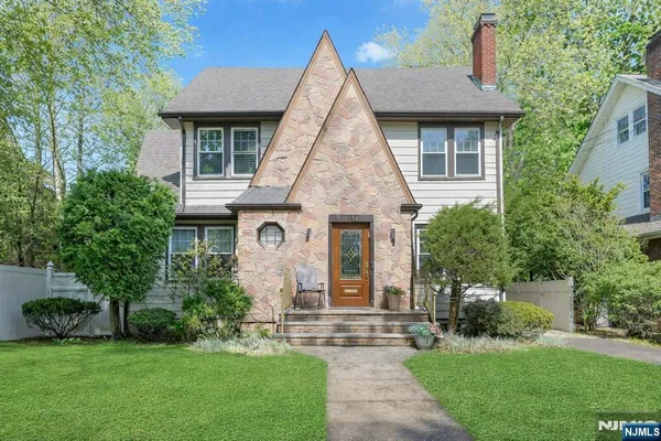 $1,149,000 | 1334 Pennington Road, Teaneck, NJ 07666