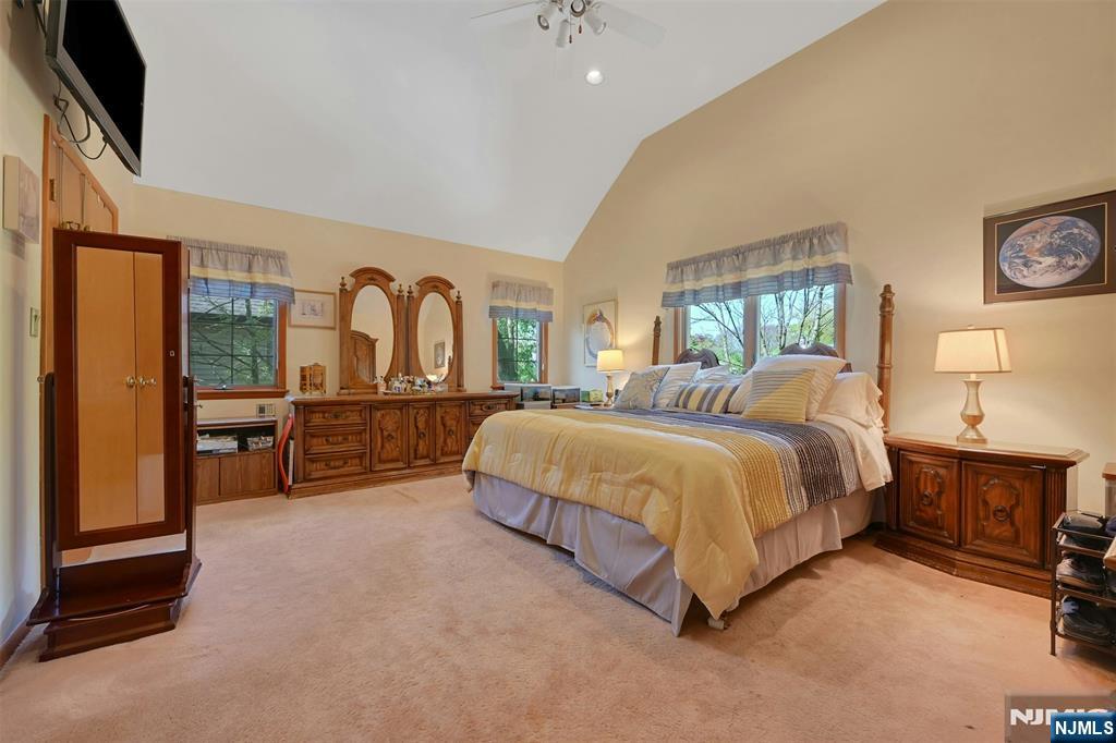 1334 Pennington Road Teaneck, NJ 07666 - Photo 20 of 36