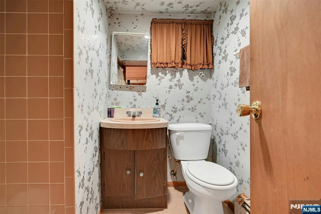 1334 Pennington Road Teaneck, NJ 07666 - Photo 29 of 36