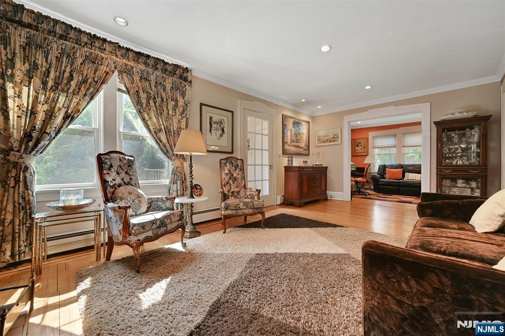 1334 Pennington Road Teaneck, NJ 07666 - Photo 3 of 36