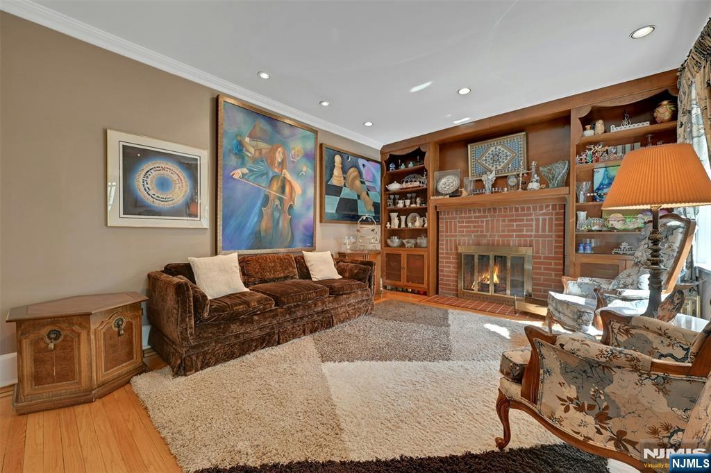 1334 Pennington Road Teaneck, NJ 07666 - Photo 4 of 36