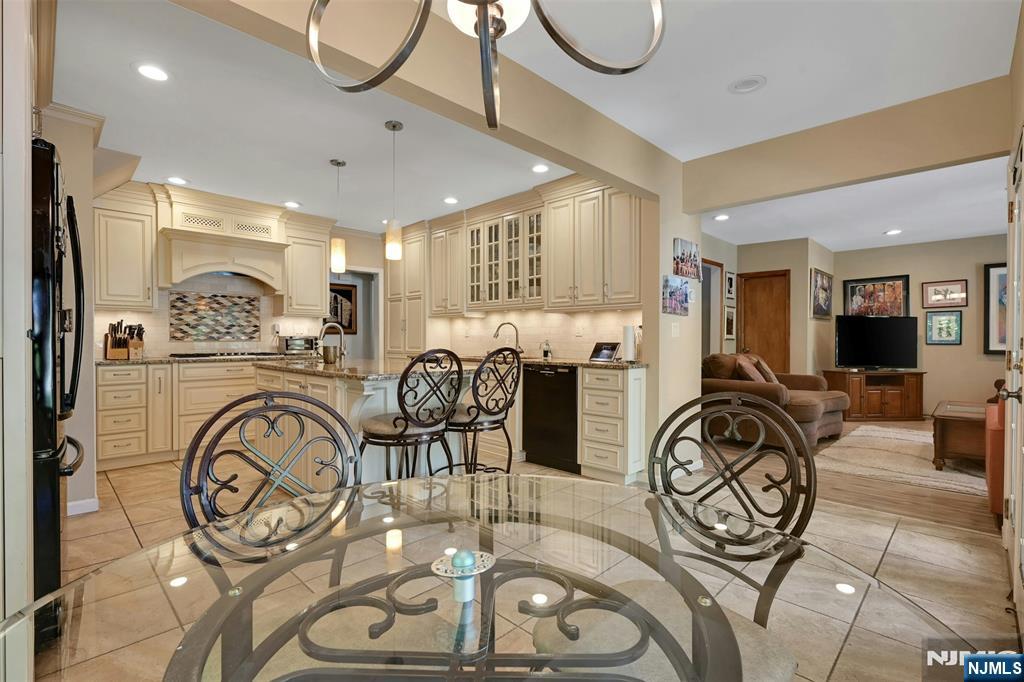 1334 Pennington Road Teaneck, NJ 07666 - Photo 8 of 36