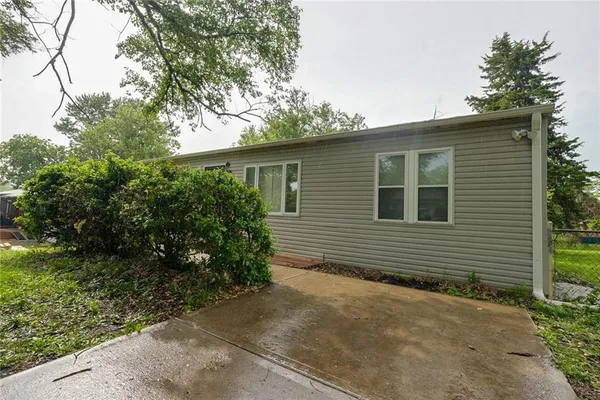 $199,000 | 6306 East 152nd Street, Grandview, MO 64030