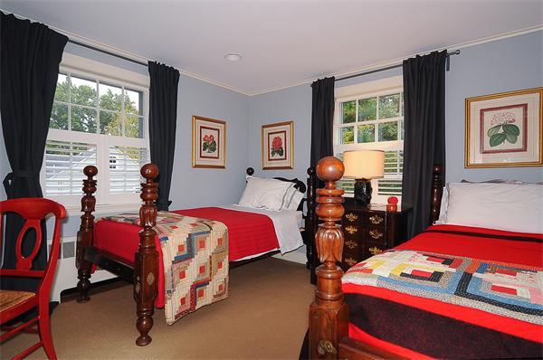 15 Deerfield Road Wellesley, MA 02481 - Photo 17 of 22