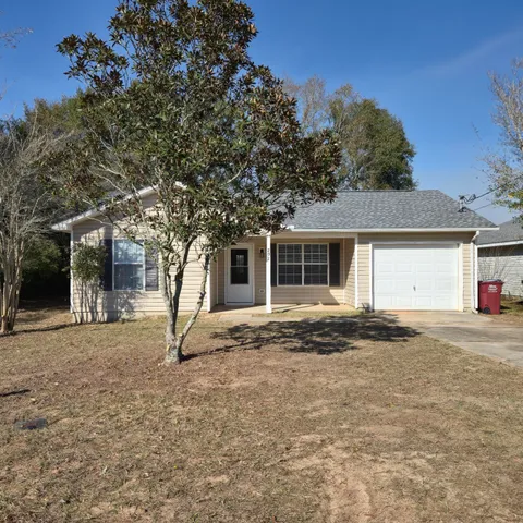 $215,900 | 292 North Avenue East, Crestview, FL 32536