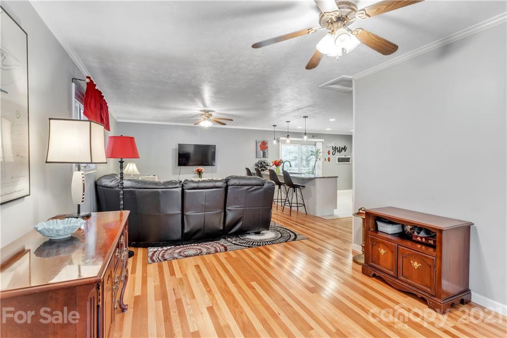 32 St Andrews Road Arden, NC 28704 - Photo 3 of 34 Gallery Image 3