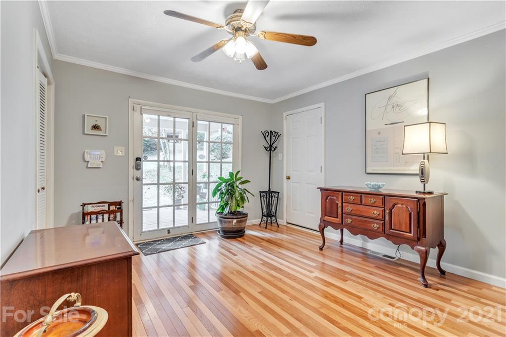 32 St Andrews Road Arden, NC 28704 - Photo 4 of 34 Gallery Image 4