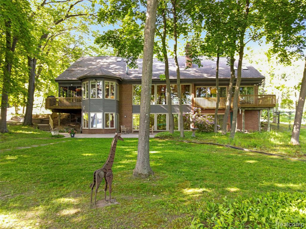 2323 Addaleen Road Highland, MI 48357 - Photo 11 of 70