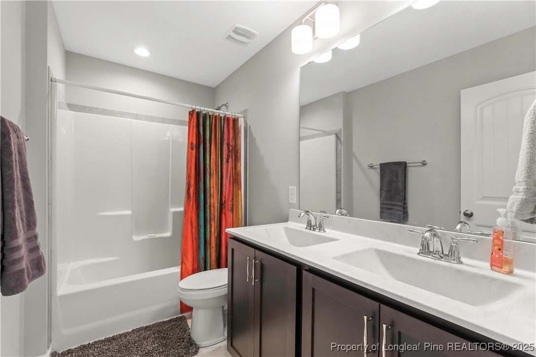 6767 Running Fox Road Hope Mills, NC 28348 - Photo 35 of 43 Gallery Image 35