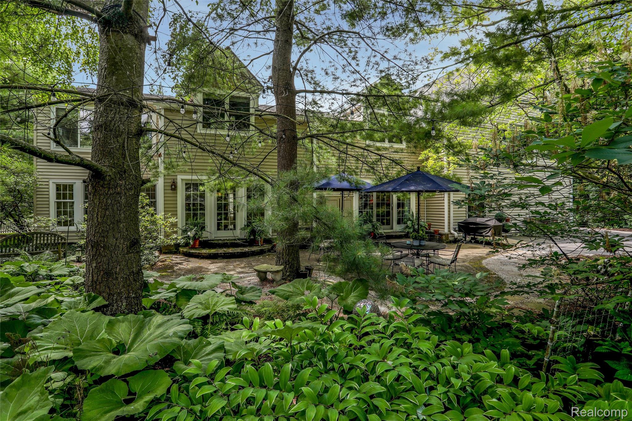 4200 Surrey Cross Road Bloomfield Hills, MI 48301 - Photo 35 of 42 Gorgeous Backyard