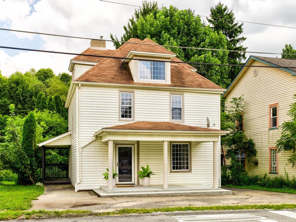 1660 Mercer Road Ellwood City, PA 16117 - Photo 3 of 38 Gallery Image 3
