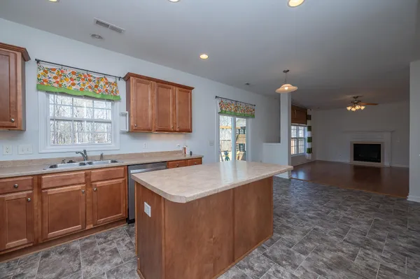 $305,000 | 815 Bayshore Lane, Moore, SC 29369