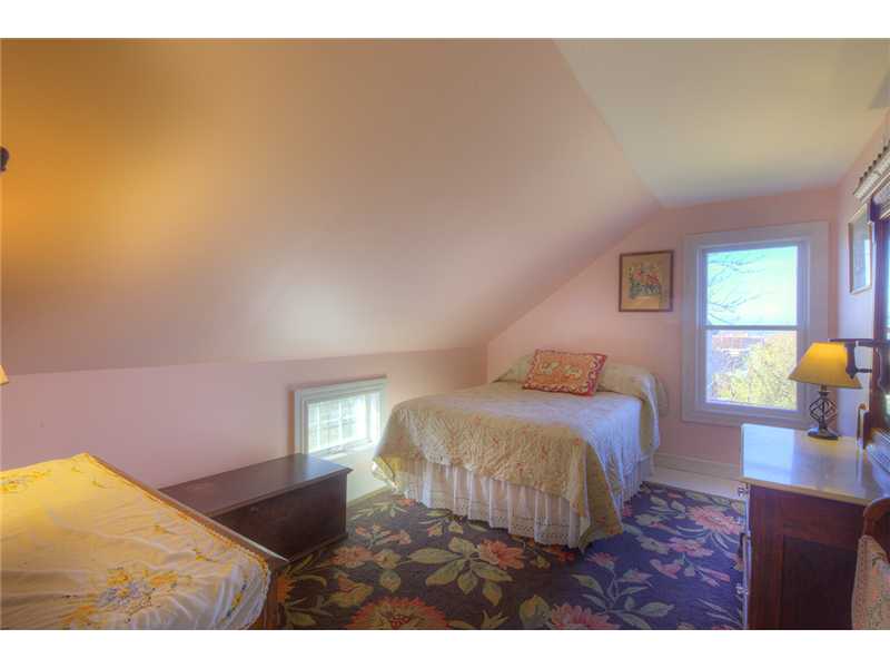 538 Center Road Block Island, RI 02807 - Photo 5 of 25 Bedroom. 13 7" x 9 6"