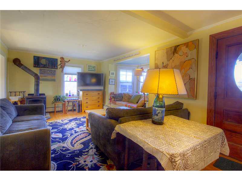 538 Center Road Block Island, RI 02807 - Photo 10 of 25 Den/Family/Great Room. 22 2" x 15 11"