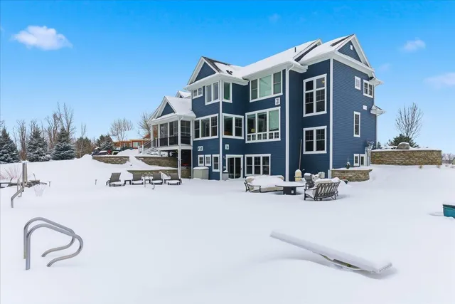 $1,250,000 | 1650 Waters Edge Drive, New Richmond, WI 54017