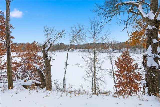 $1,250,000 | 1650 Waters Edge Drive, New Richmond, WI 54017