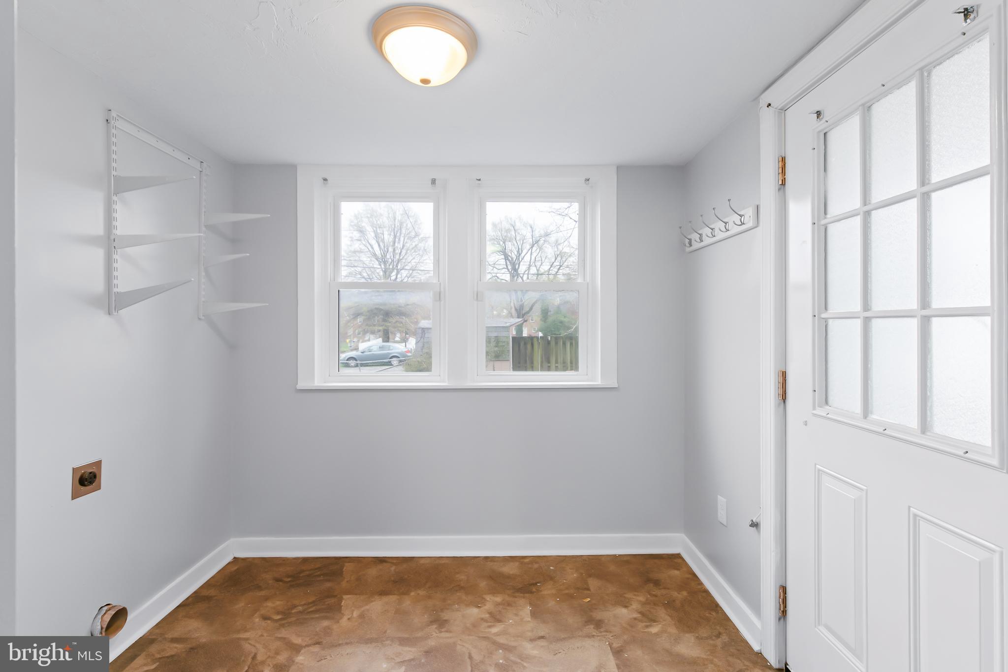 332 Springdale Road York, PA 17403 - Photo 11 of 39 Gallery Image 11