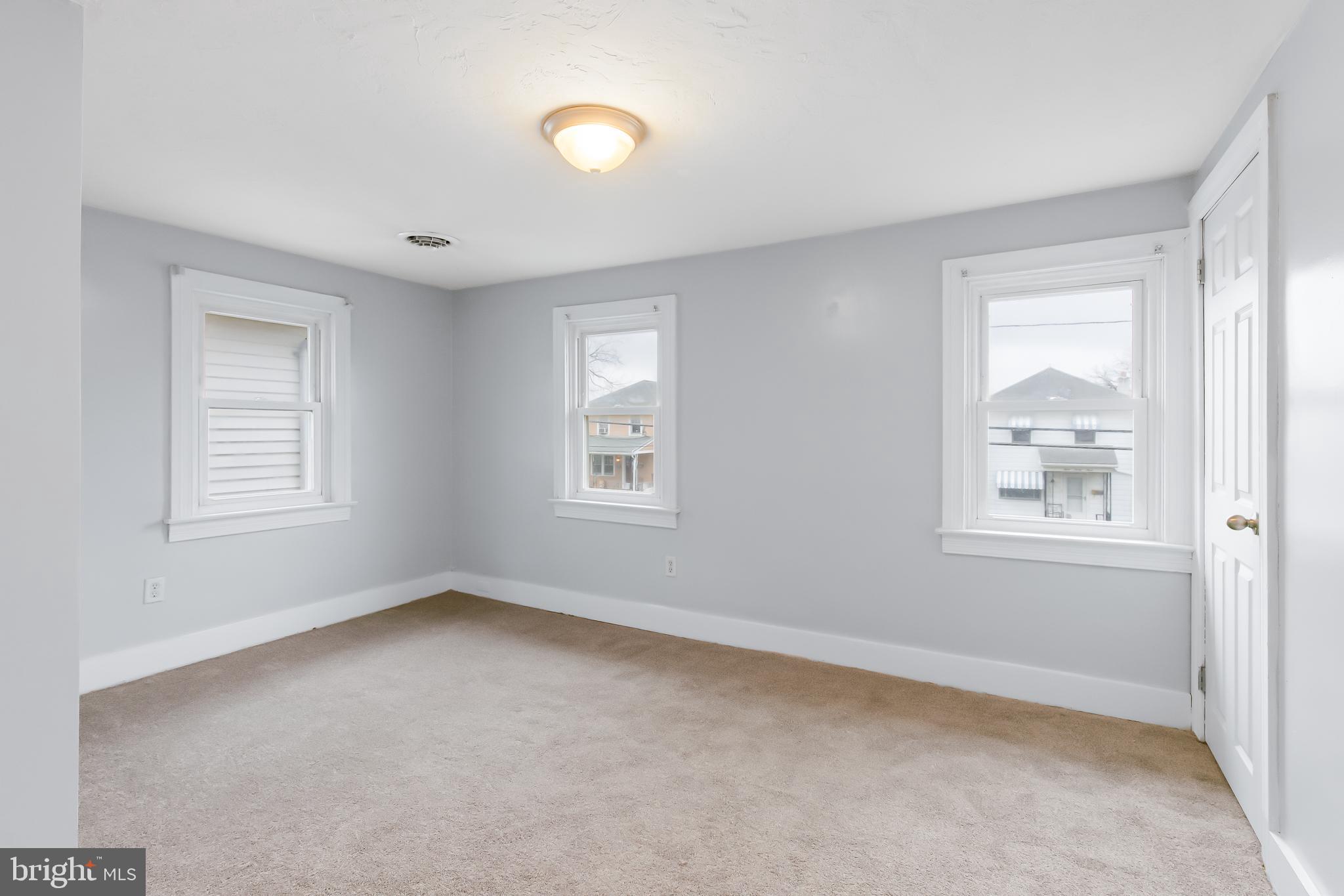 332 Springdale Road York, PA 17403 - Photo 15 of 39 Gallery Image 15
