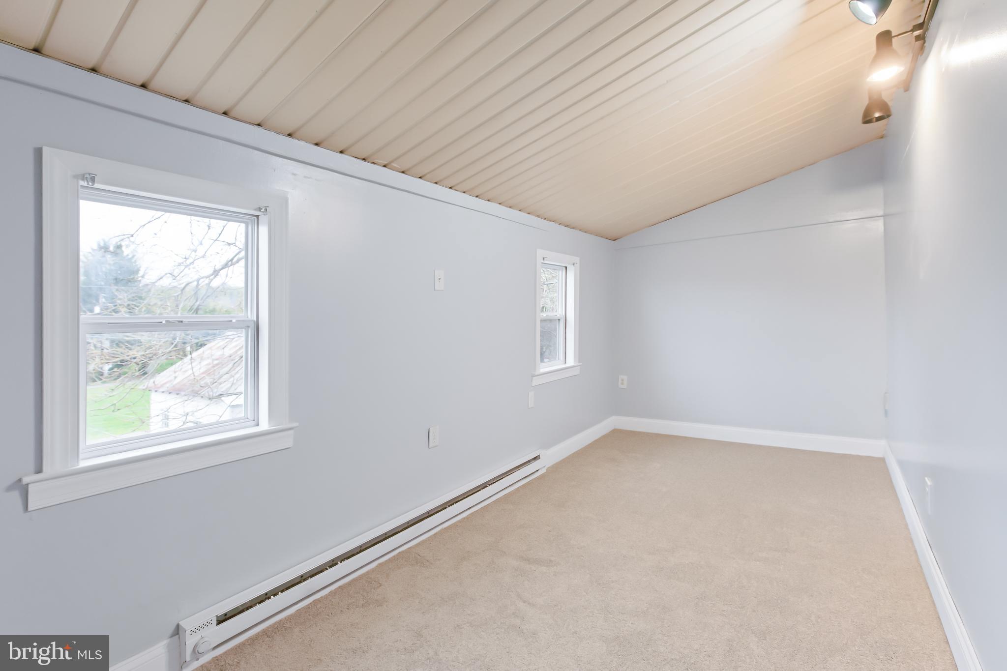 332 Springdale Road York, PA 17403 - Photo 27 of 39 Gallery Image 27