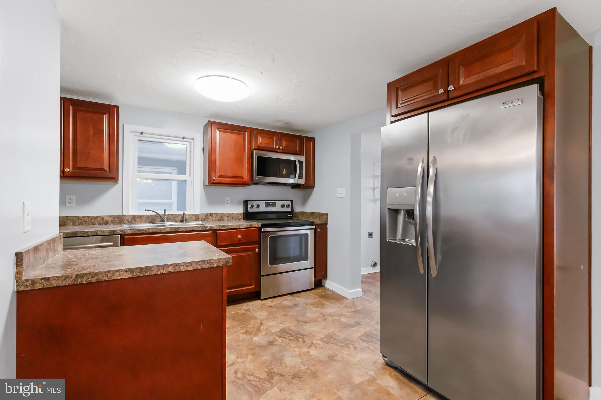 332 Springdale Road York, PA 17403 - Photo 5 of 39 Gallery Image 5