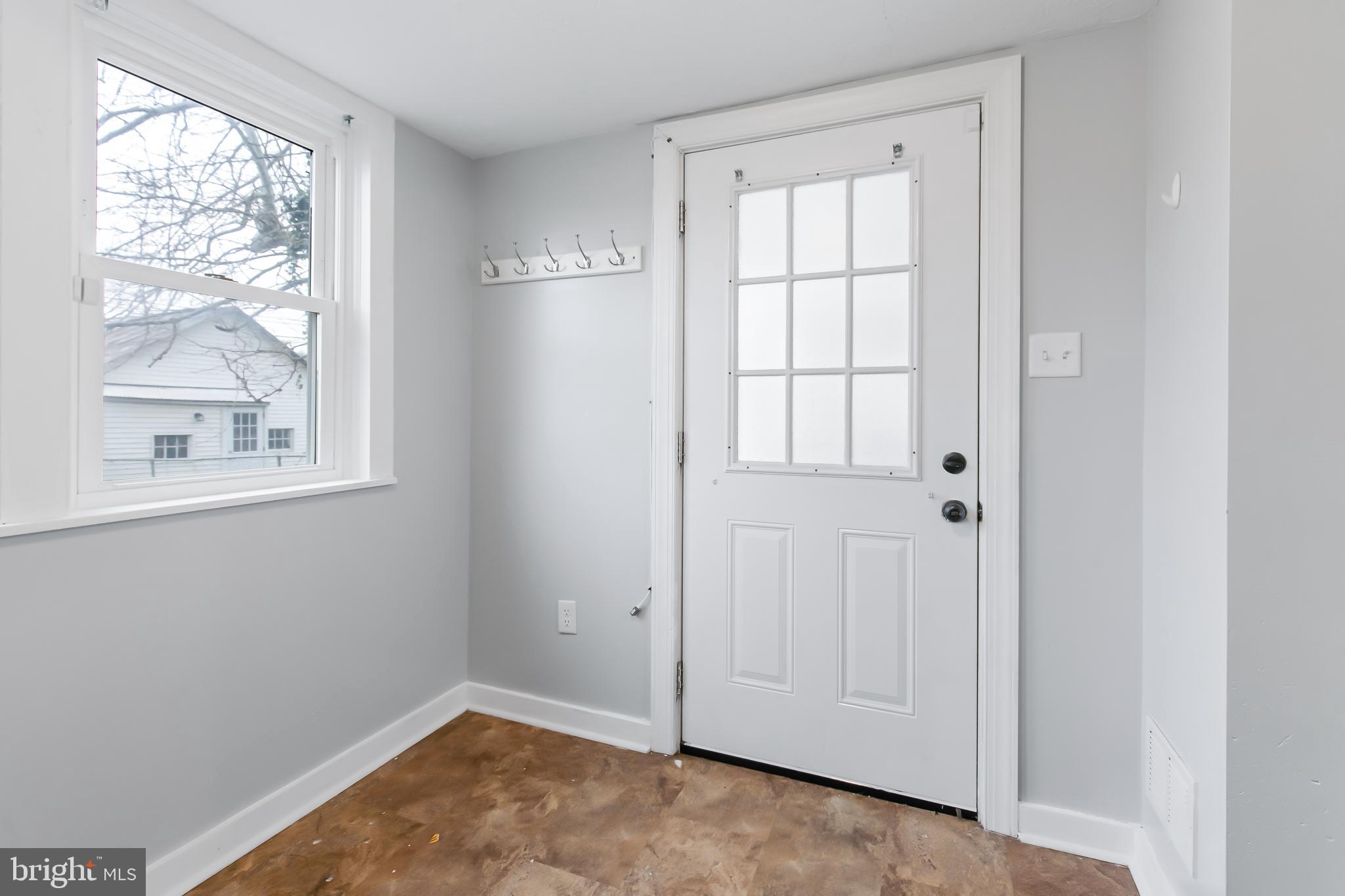332 Springdale Road York, PA 17403 - Photo 7 of 39 Gallery Image 7