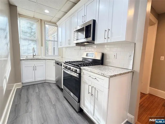 $2,750 | 123 South Maple Avenue, Unit 1, Ridgewood, NJ 07450