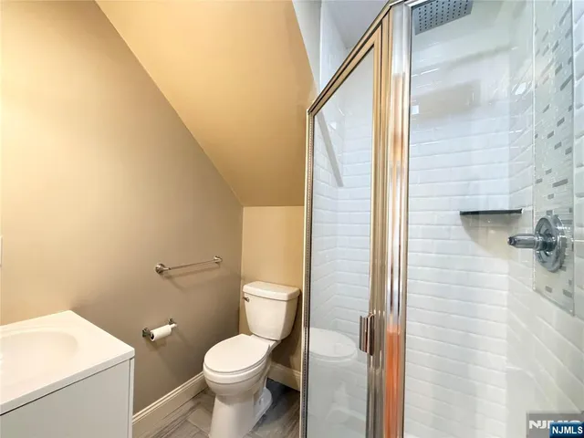 $2,750 | 123 South Maple Avenue, Unit 1, Ridgewood, NJ 07450