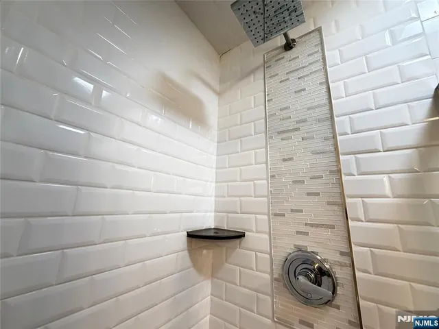 $2,750 | 123 South Maple Avenue, Unit 1, Ridgewood, NJ 07450