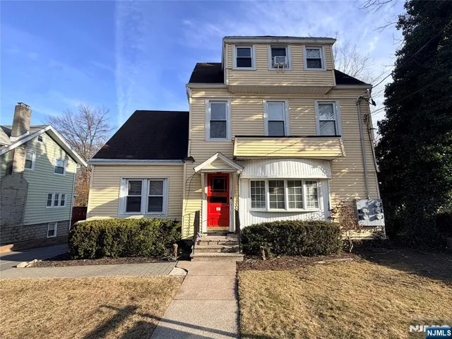 $2,750 | 123 South Maple Avenue, Unit 1, Ridgewood, NJ 07450