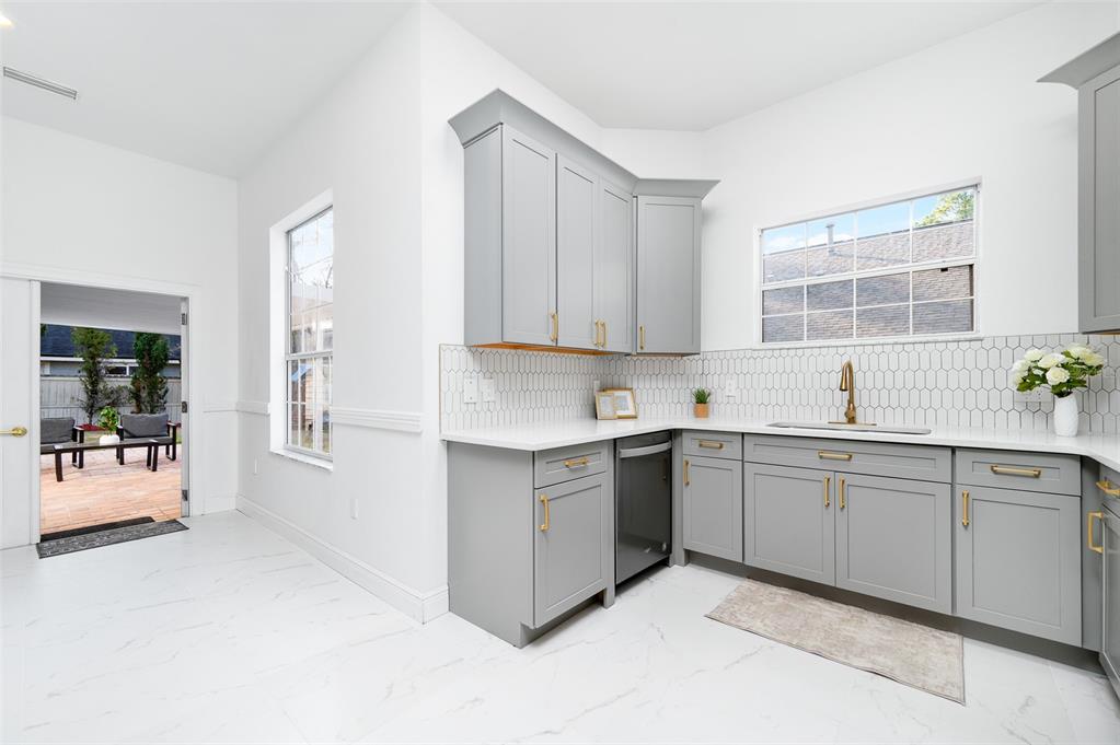 9405 Southwest 31st Lane Gainesville, FL 32608 - Photo 13 of 45