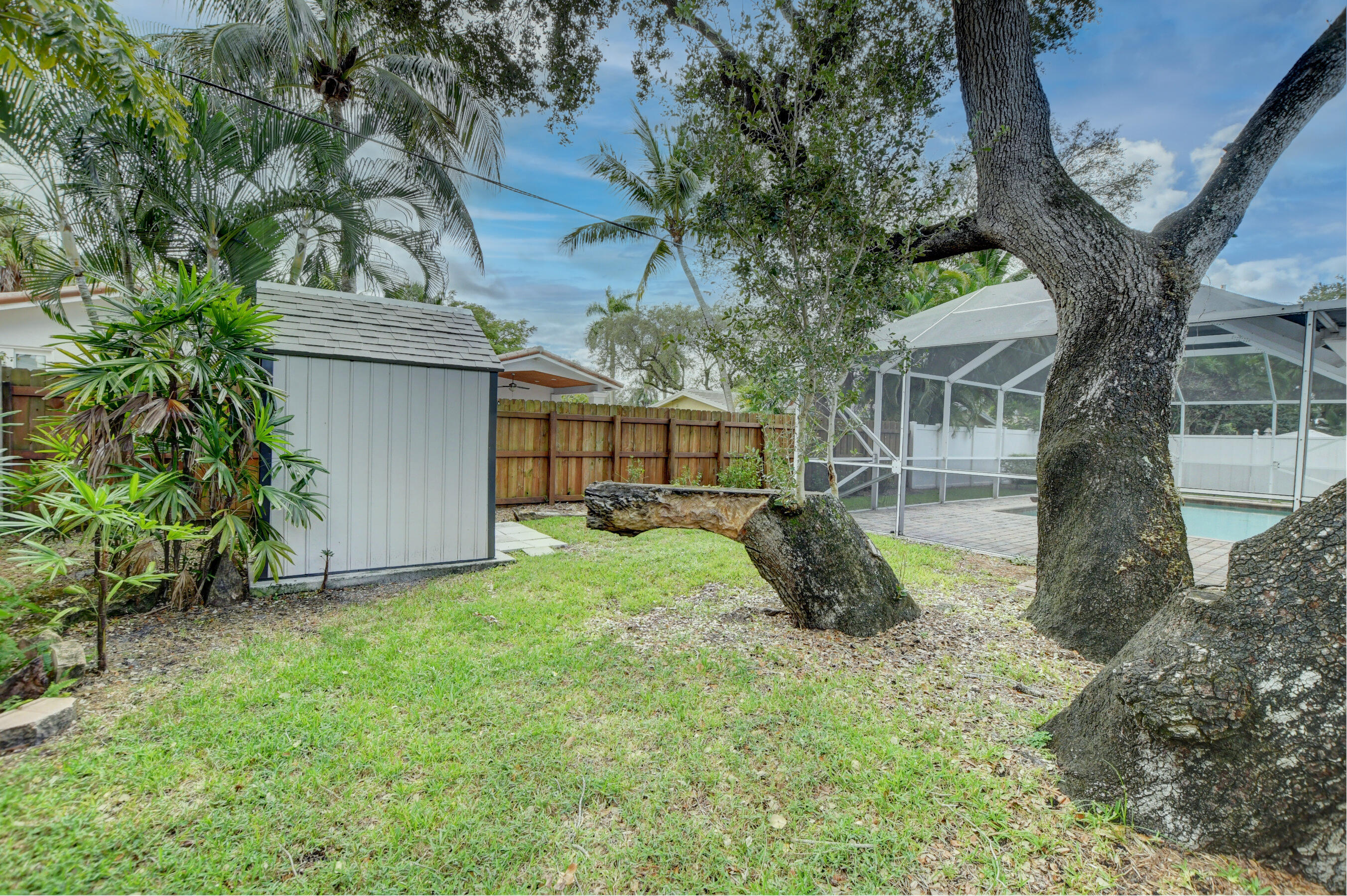 632 Southwest 1st Street Boca Raton, FL 33486 - Photo 36 of 43 Yard