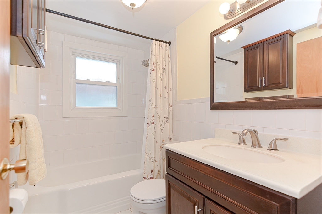125 College Farm Road Waltham, MA 02451 - Photo 13 of 41 Gallery Image 13