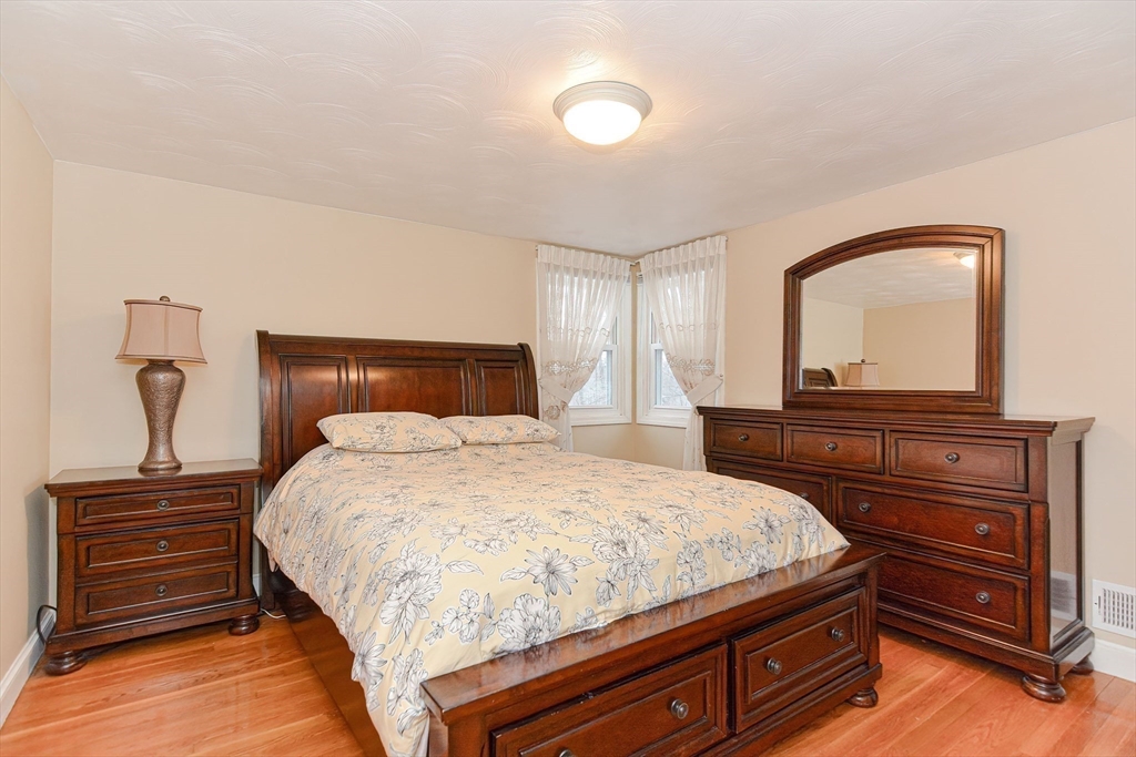 125 College Farm Road Waltham, MA 02451 - Photo 16 of 41 Gallery Image 16